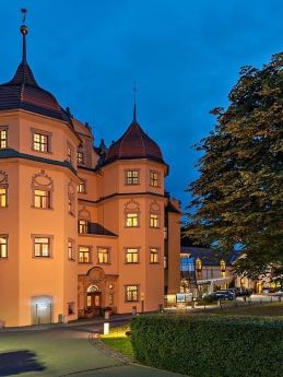 schlosshotel-außenansicht schlosshotel-außenansicht